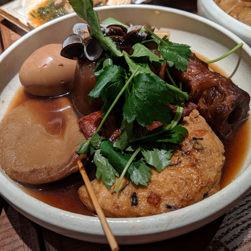 まっ黒おでん盛り合わせ(おでん屋 ずぶ六)