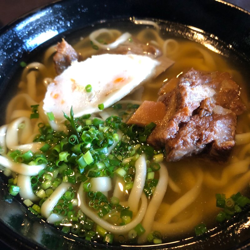 ソーキそば(大家（うふやー）)