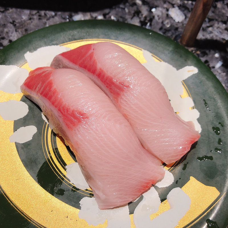 ブリ(回転寿司酒場 銀座沼津港)