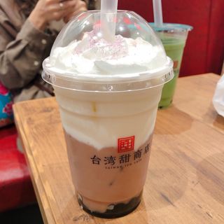 タロ芋ミルクティー(台湾甜商店　ピオレ明石店)