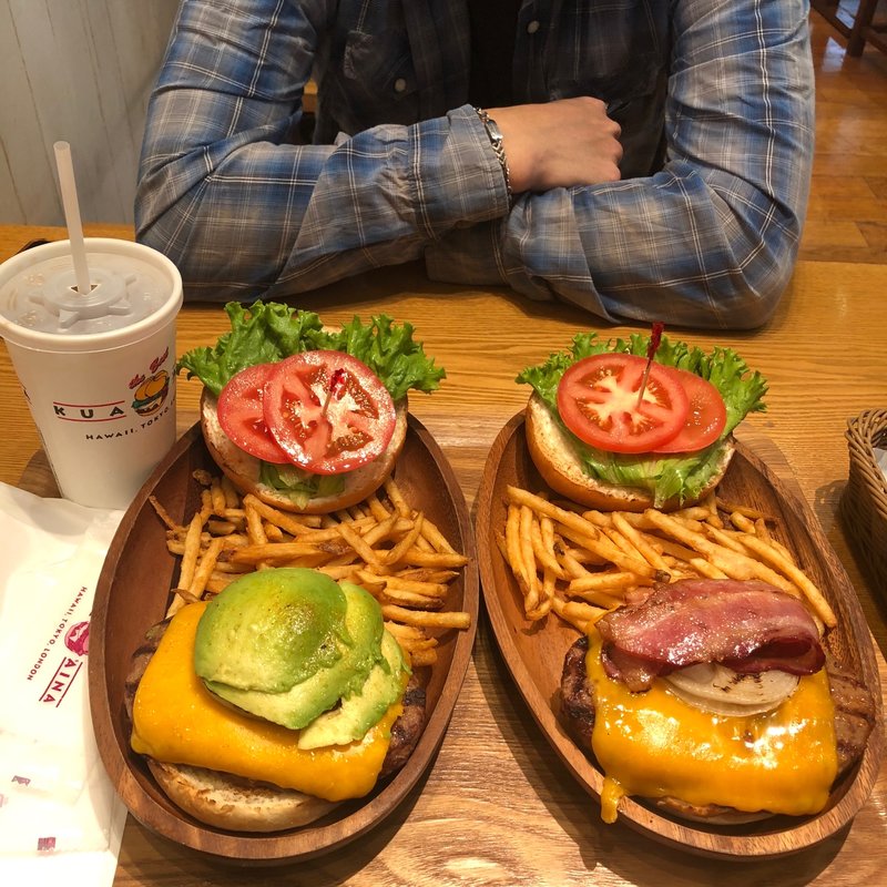 アボカド厚切りチェダーチーズバーガーセット(KUA`AINA イオン越谷レイクタウン店)
