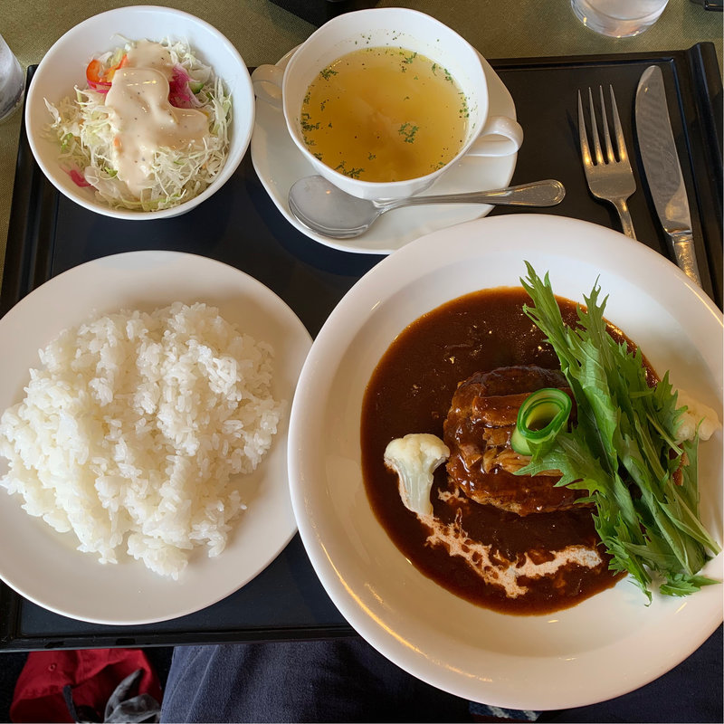 坂井宏行 チーズinデミバーグやわらかビーフ添え(松島チサンカントリーレストラン )