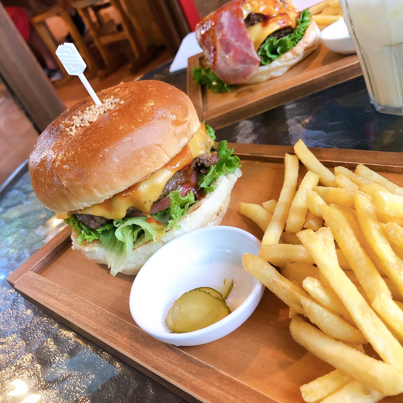 チーズバーガー(Back Country BURGERS )