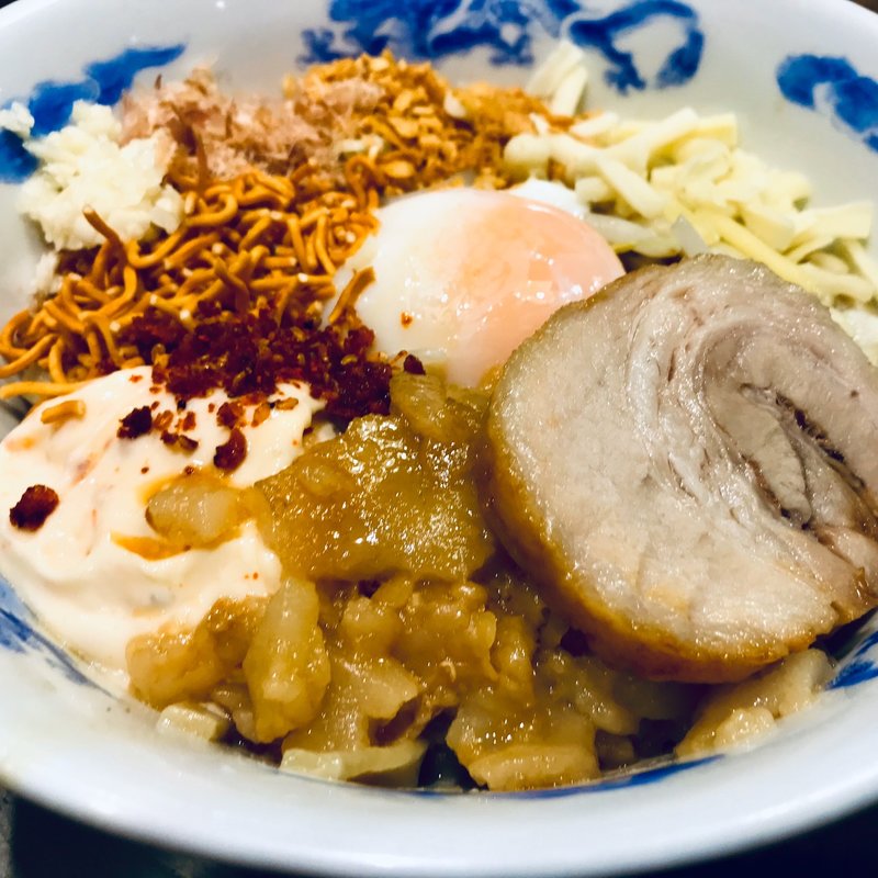 まぜそば 玉子あり(並) トッピング全増し(ジャンクガレッジ狭山店)