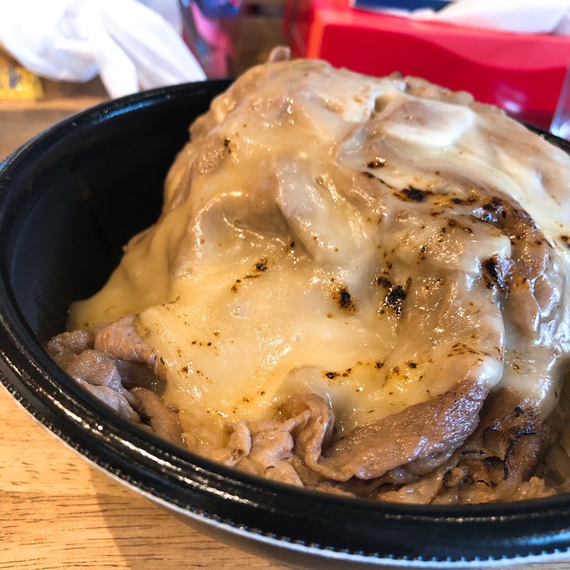 炙りチーズ牛しゃぶ飯(肉めし 岡むら屋)