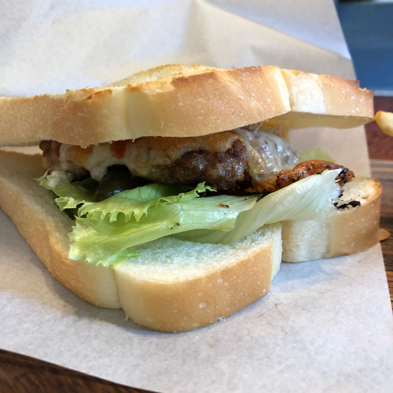 チーズハンバーグサンド(Fika)