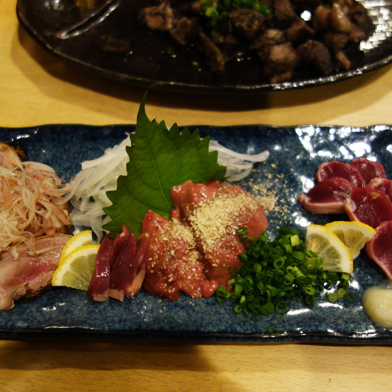 鶏刺し盛り合わせ(焔や(えんや))