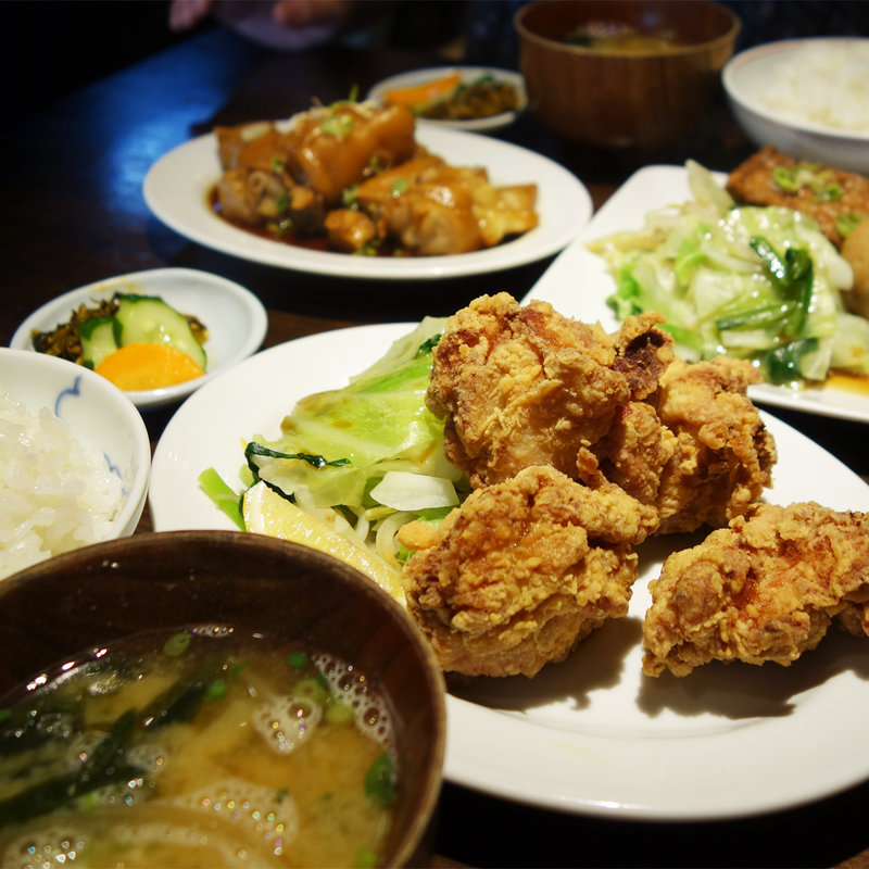 若鶏のからあげ定食(極上豚足 釘本食堂)