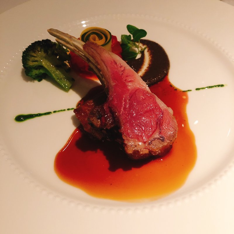 仔羊のロースト(ドゥ ミル （deuxmil）)