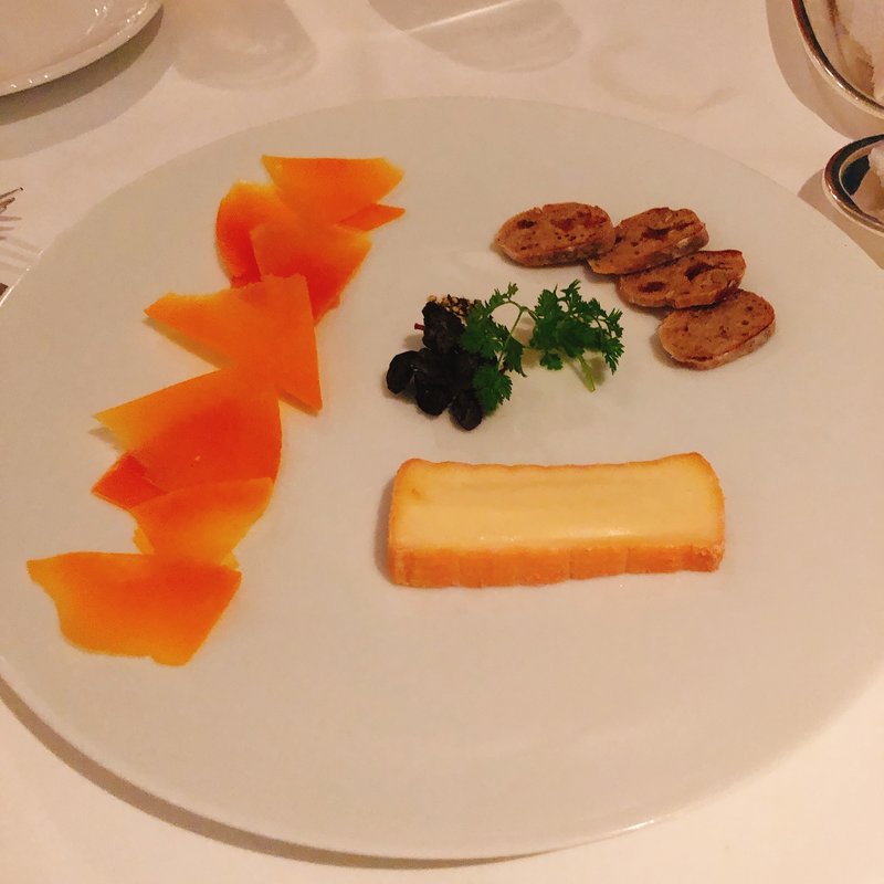 チーズの盛り合わせ(ドゥ ミル （deuxmil）)