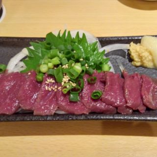 馬刺し(肉汁焼き餃子専門店 黒豚餃子酒場 )