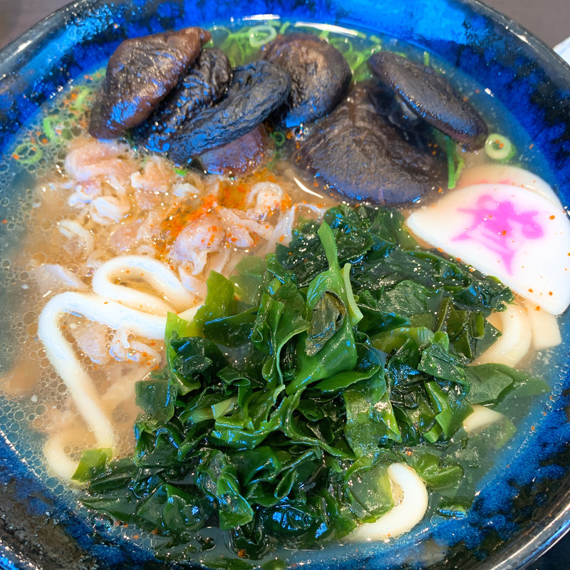 かしわうどん　わかめ　椎茸トッピング(資さんうどん 博多千代店)