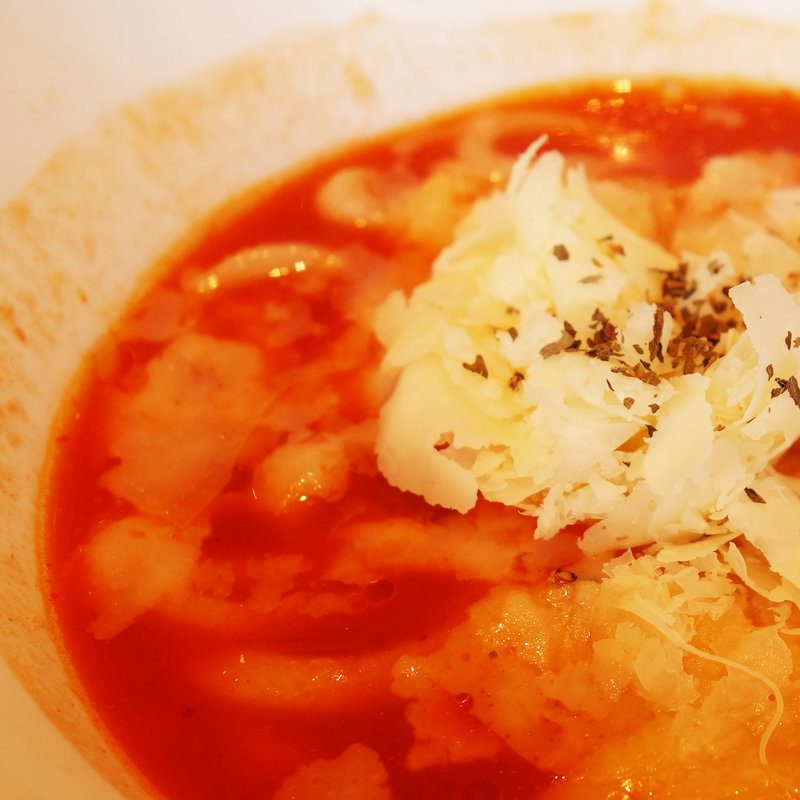 とろ～りチーズのトマトうどん(博多やりうどん食堂 飯倉店)