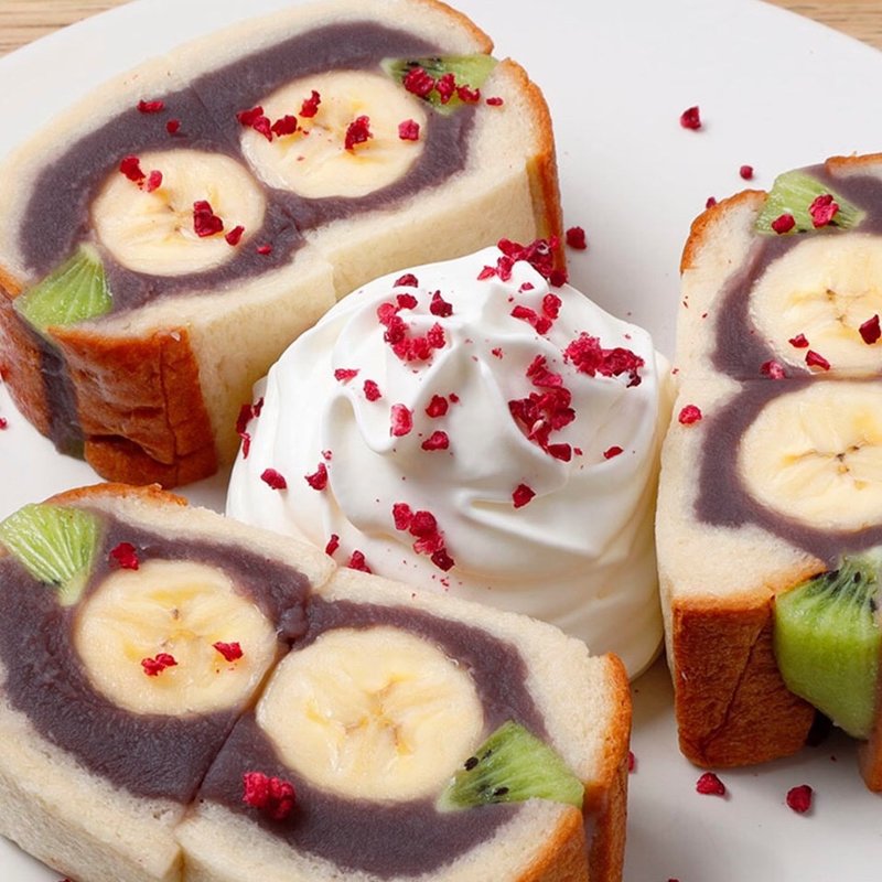 吟醸こしあんとフルーツのサンド(俺のBakery&Cafe 松屋銀座 裏)