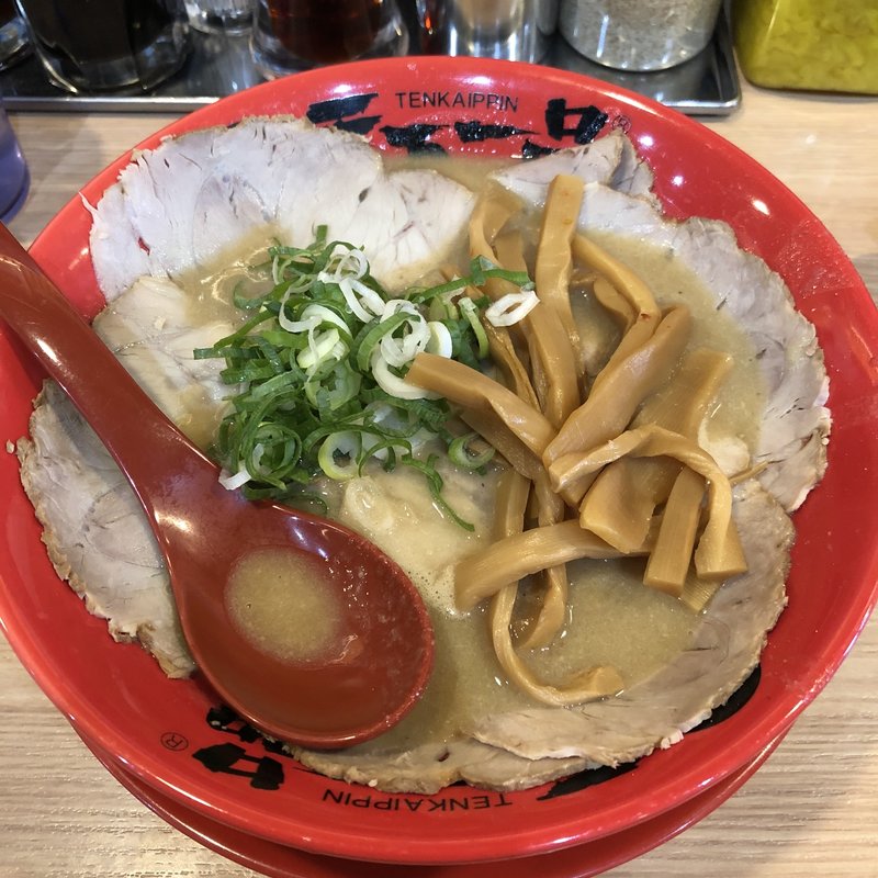 チャーシューメンとメンマ(天下一品 西梅田店)