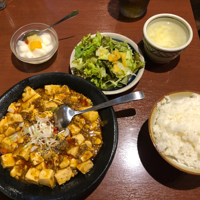 黒胡椒のま〜ぼ〜豆腐(創作中華料理 胡椒饅頭 ＫＩＫＩ)