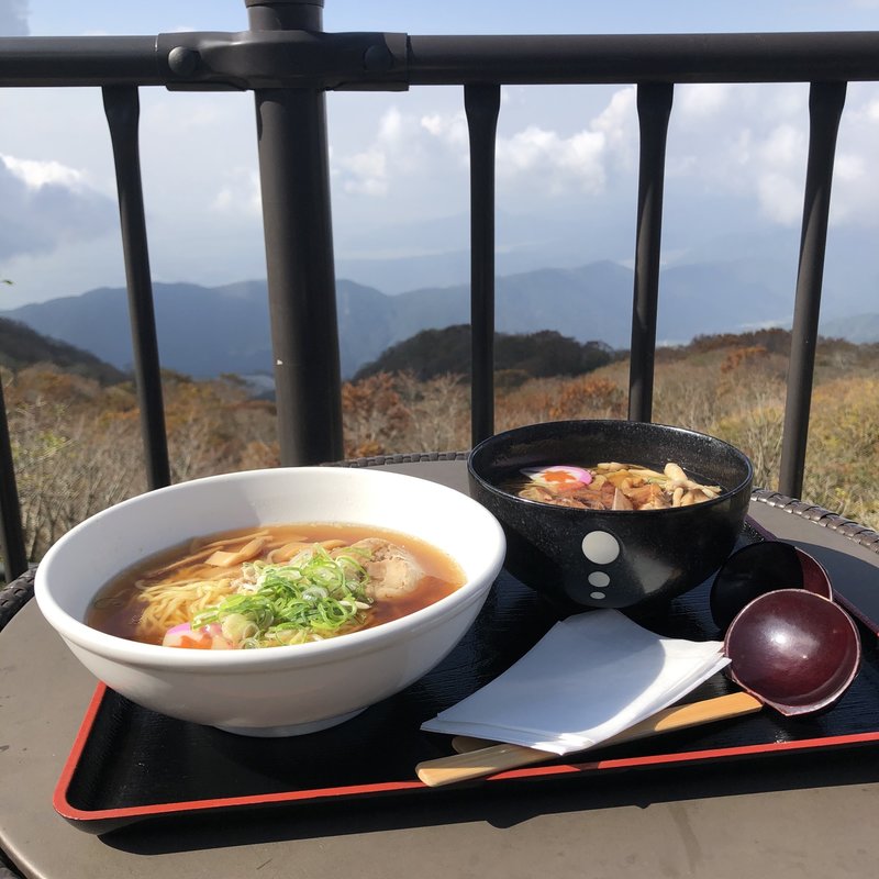 ラーメン、きのこそば(スカイテラス伊吹山 )