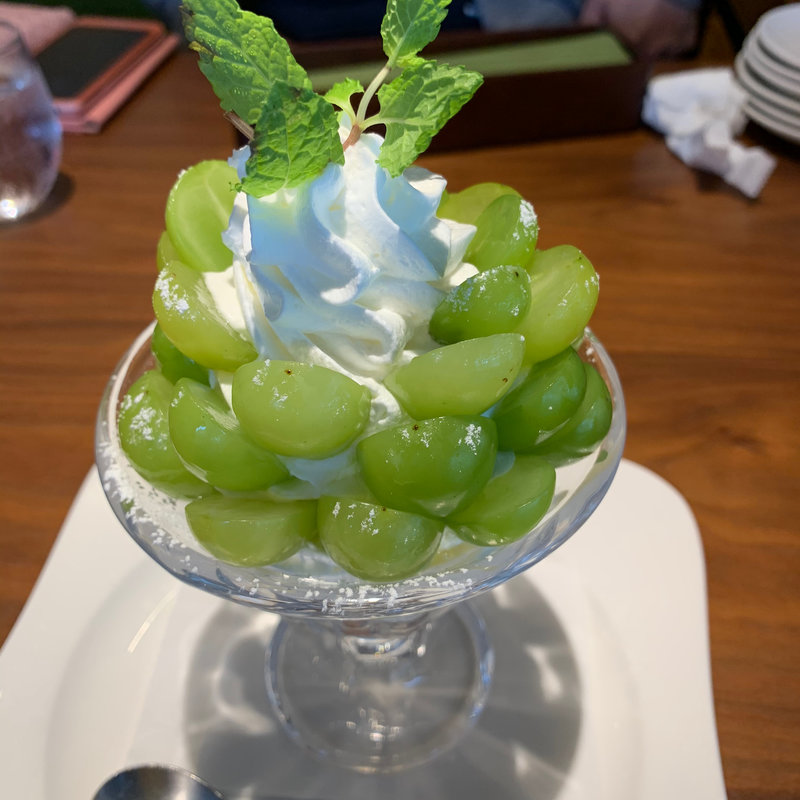 シャインマスカットパフェ(むさしの森珈琲 富山経堂店 )