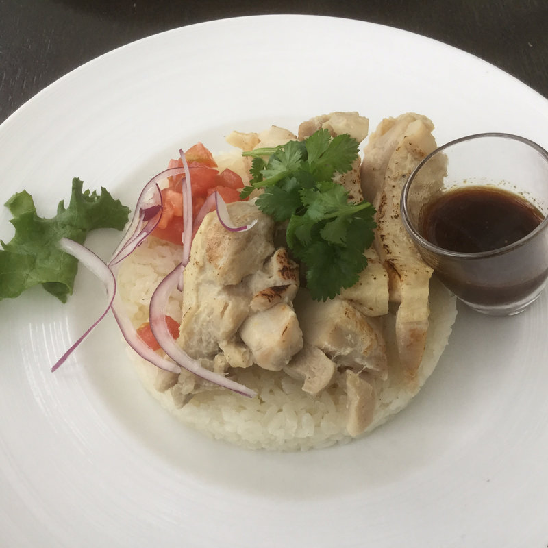 大山鶏のカオマンガイ(ロイクラトンリゾート （LoyKratong Resort）)