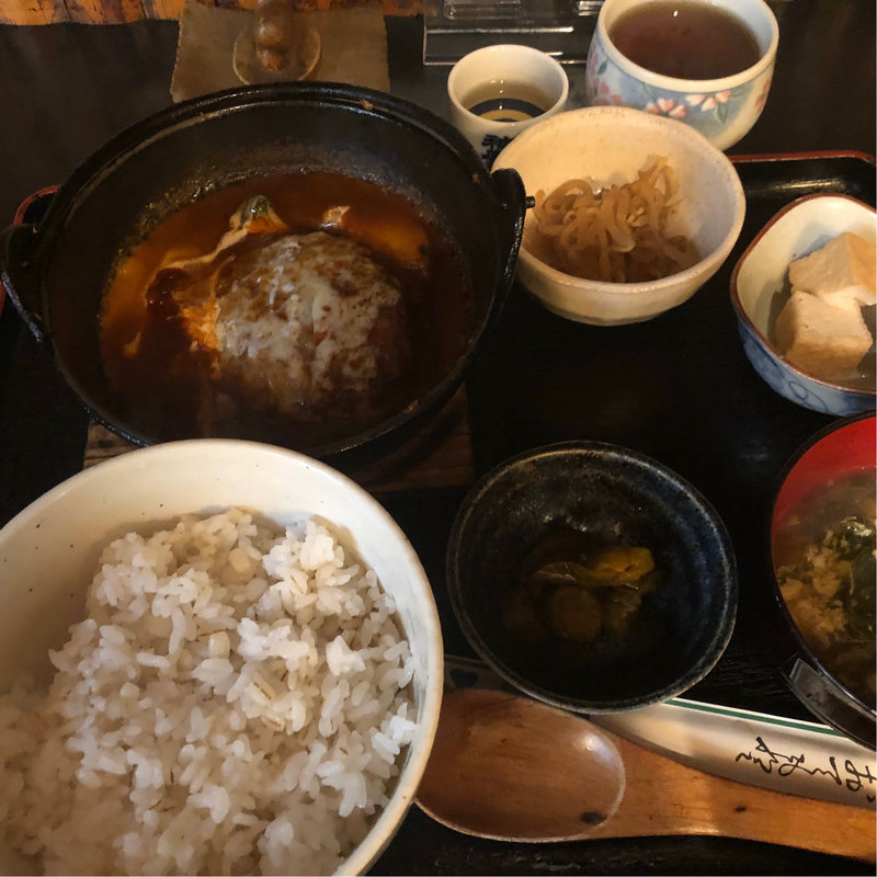 チーズハンバーグ(京田)