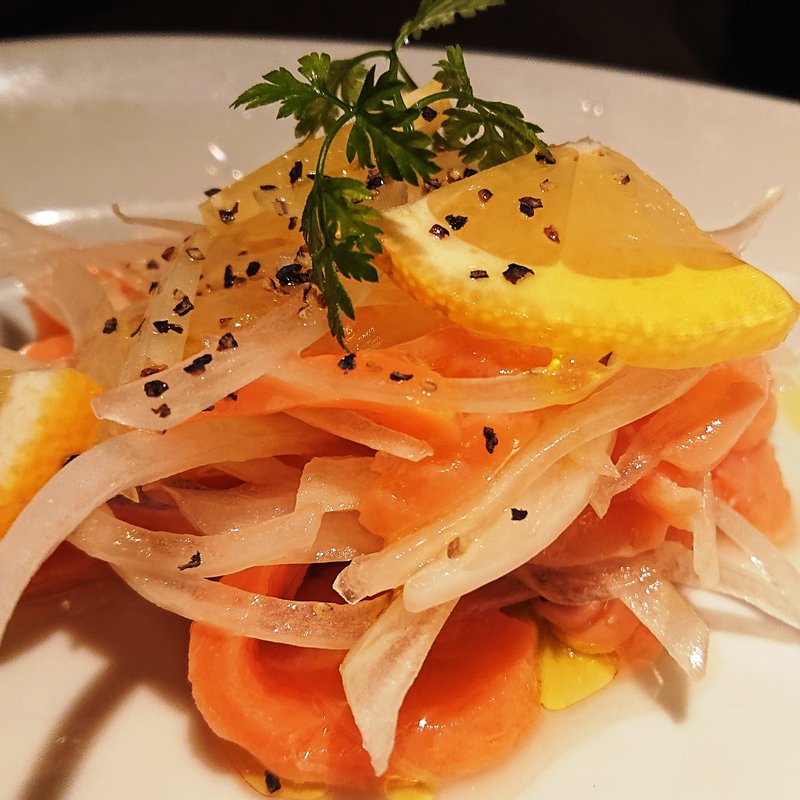 スモークサーモンのレモンマリネ(居酒屋 土間土間 川崎仲見世通り店)