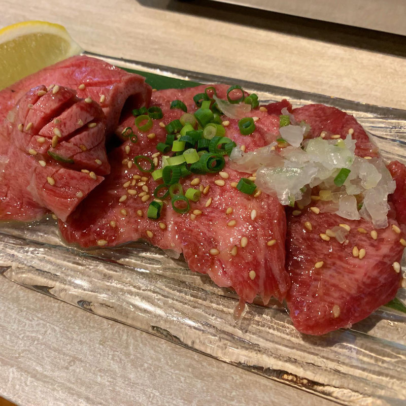 牛タン三種盛(焼肉酒場ともさんかく 本店)