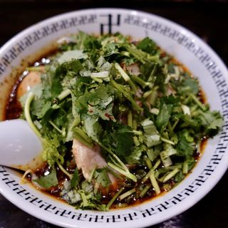 スパイス・パクチーラー麺（玉子入り）(スパイス・ラー麺 卍力 西葛西本店)