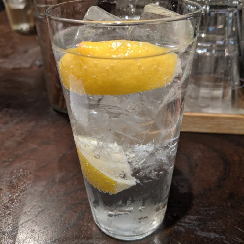 甘くないレモン酎ハイ(路地裏アバンギャルド)