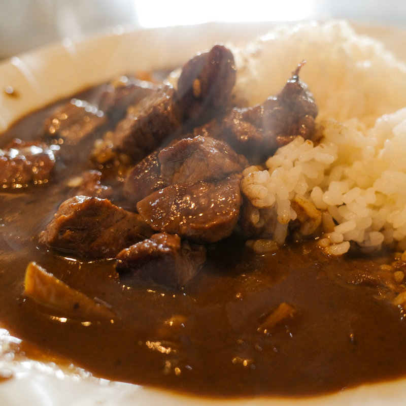ステーキカレー(ステーキしのだ)
