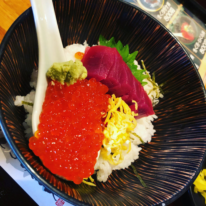 ランチ まぐろいくら丼(まぐろの鉄人)