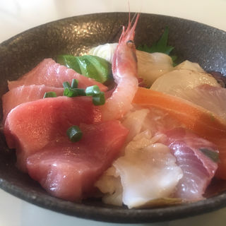 海鮮丼(シロクマ食堂)