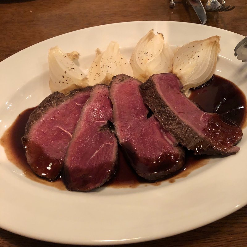 北海道産 蝦夷鹿のロースト(オステリア メグロ)