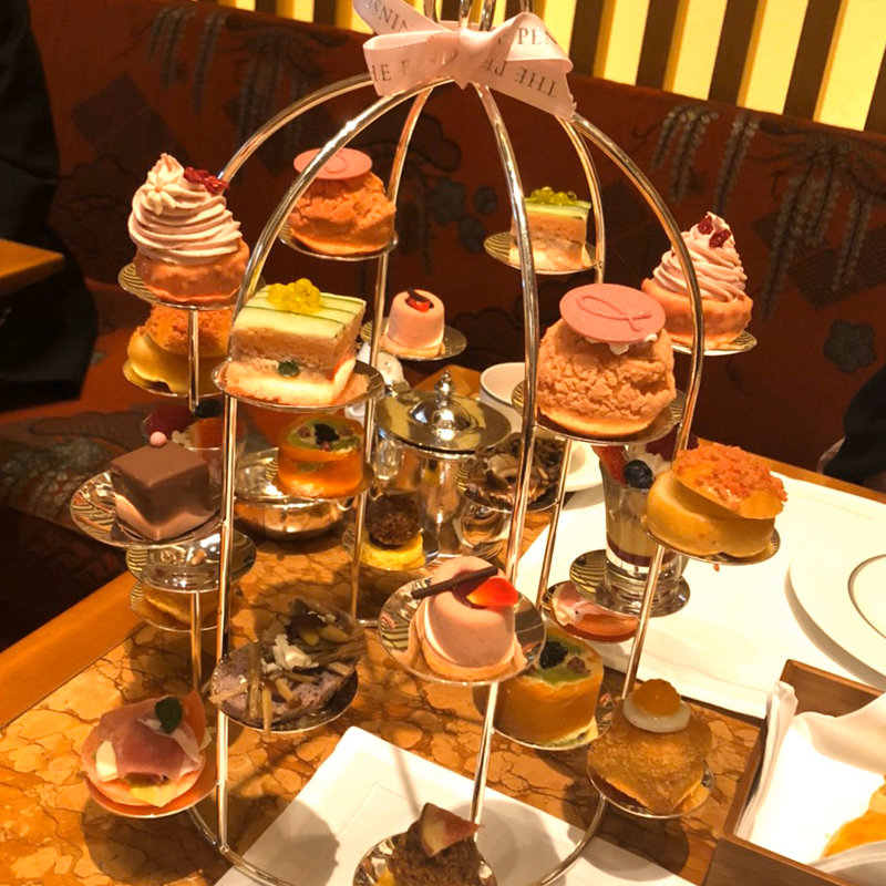 ピンクリボン月間アフタヌーンティー(ザ・ロビー)