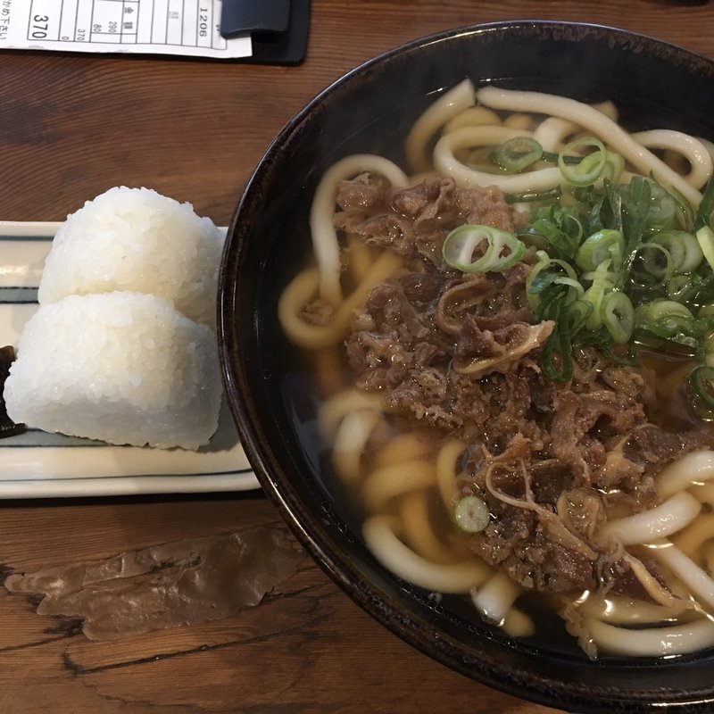 肉うどん・おにぎり(大力うどん)