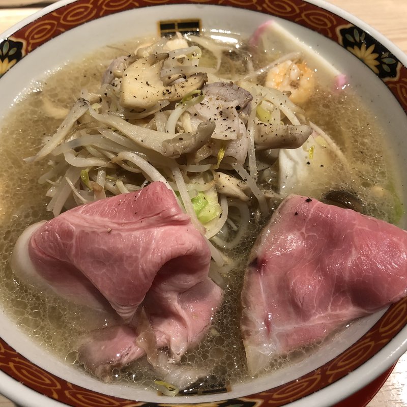 塩ちゃんぽん+レアチャーシュー(YAMACHAN)