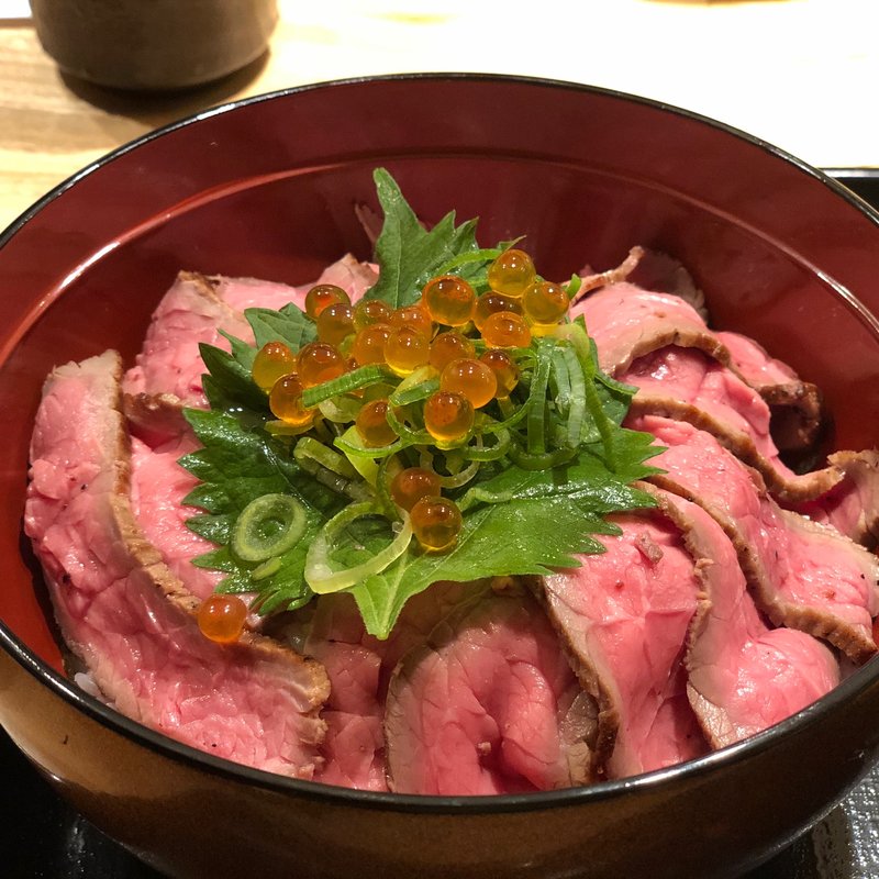 ローストビーフ丼(肉炭馨 和衷)