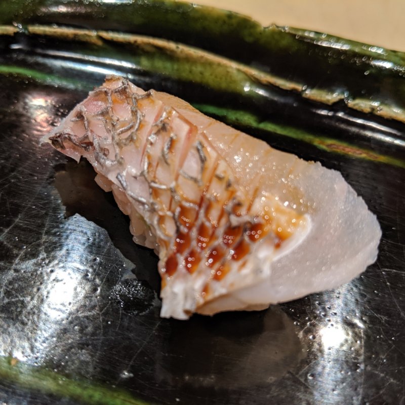 タイ(月の木 （つきのき）)