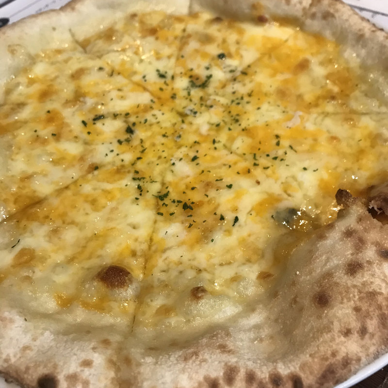 4種のチーズのピッツァ(PEACE （ピース）)