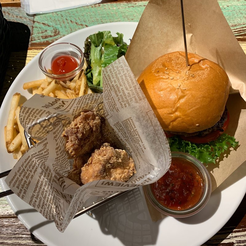 コナズバーガー&モチコチキン(コナズ珈琲　茅ヶ崎店)