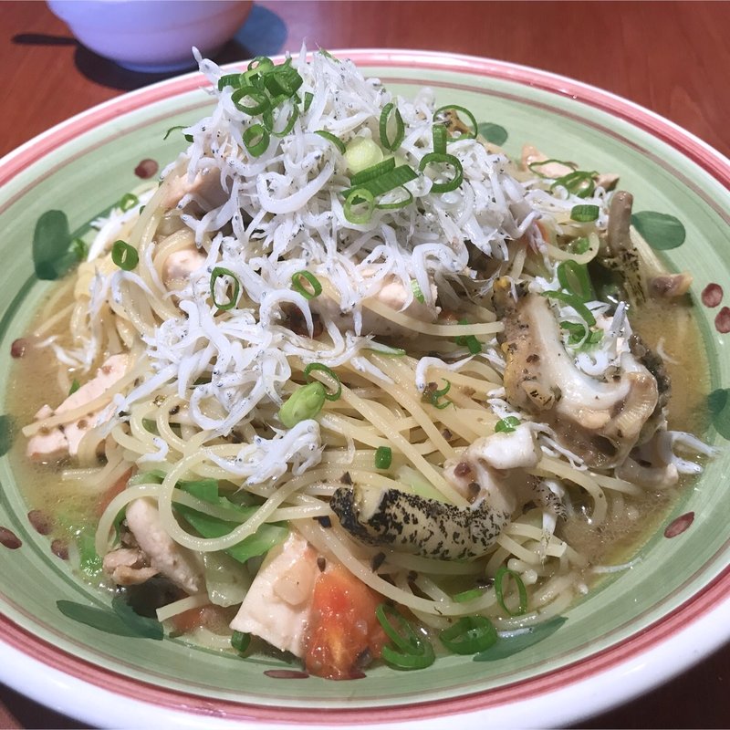 カジキマグロと釜揚げしらすのペペロンチーニスパゲッティ(タベルナ・パパ )