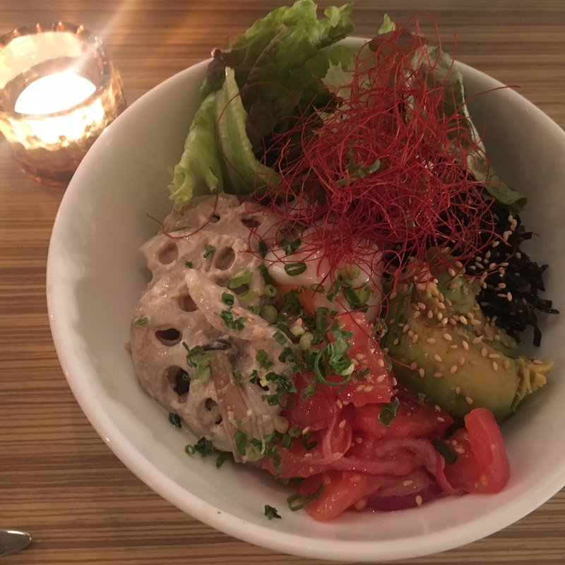 マグロとアボカドのカルフォルニアbowl(CAFE KATSUO カフェカツオ 町田)