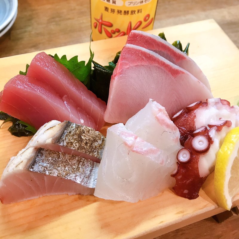 刺身(立ち呑みさしみ屋 駅前 三宮東店 （タチノミサシミヤ エキマエ）)