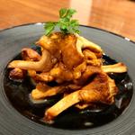 ジロール茸のバターソテー(焼鳥とワイン SUI de vin)
