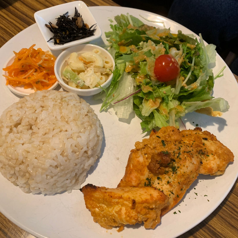 タンドリーチキンのごはんプレート(HanaCAFE nappa69 （ハナカフェ ナッパロクキュー）)