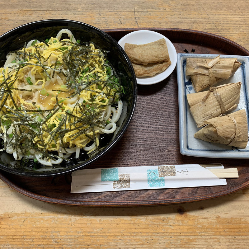 うどんとちまきのセット(六実庵 （むつみあん）)