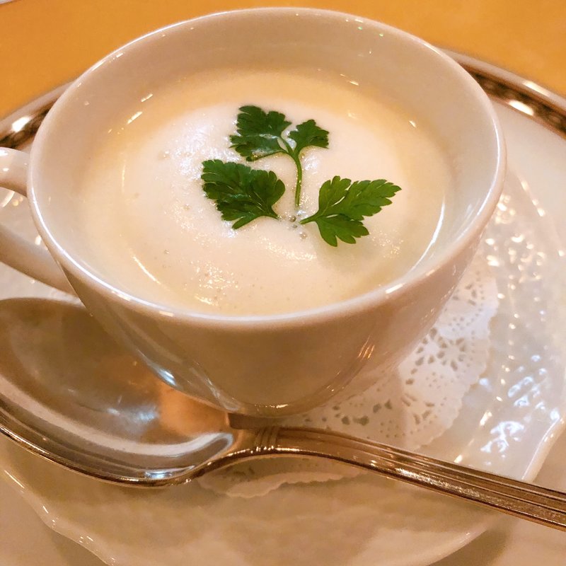 カリフラワーのカプチーノ(シェ・ソワ)