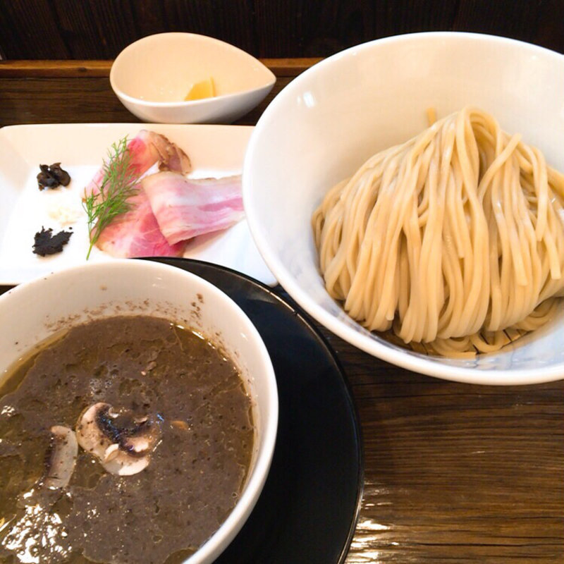 晩秋のシャンピニオンつけ麺〜トリュフの香りを添えて〜(金彩〜KinIro〜)