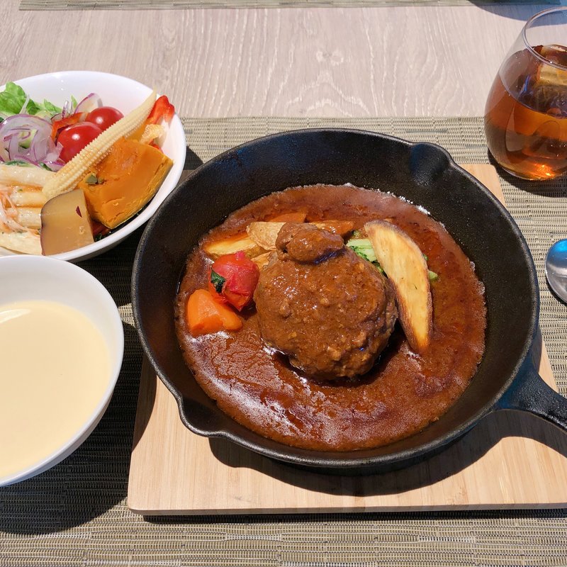 ハンバーグ(トーティラ　フラット（TORTILLA　FLAT）)