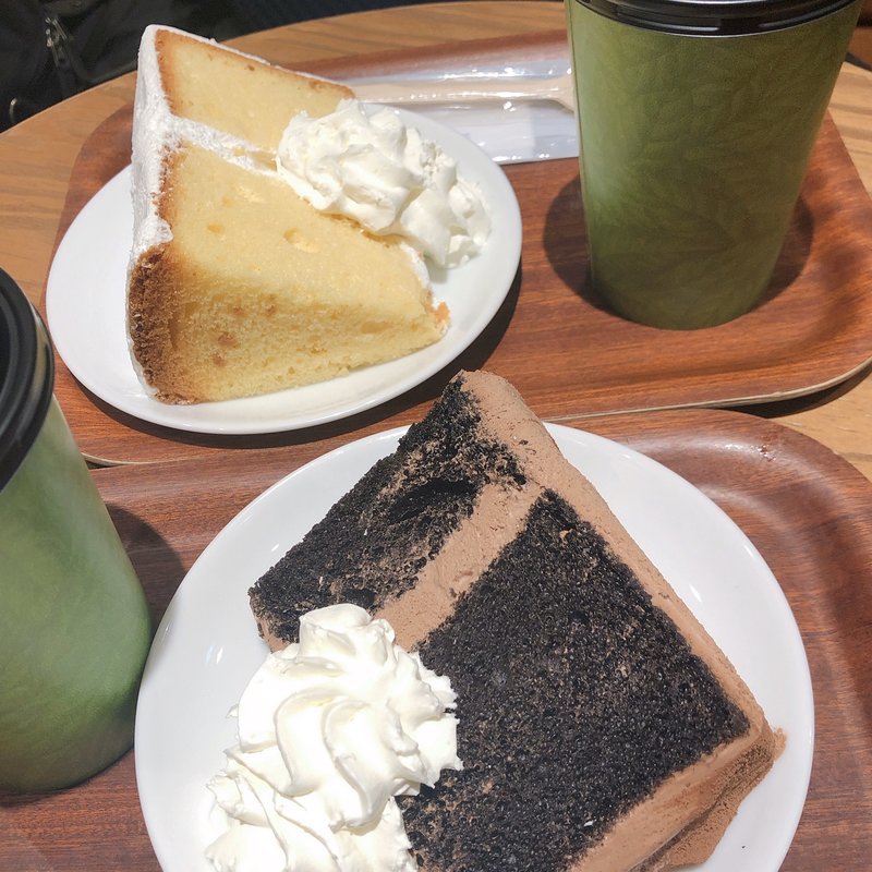 シフォンケーキ (ホノルルコーヒー KITTE博多店)