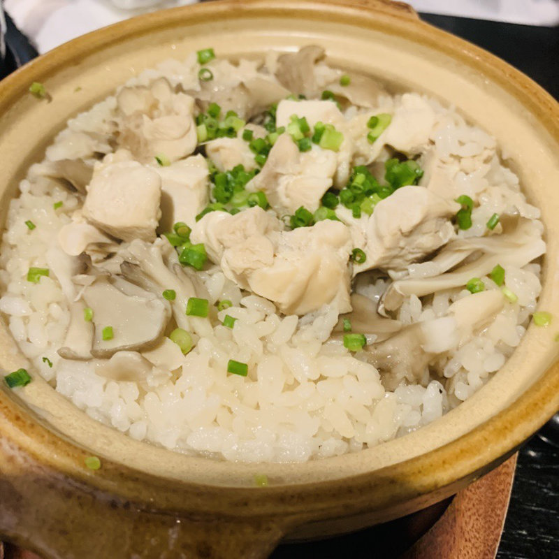 舞茸と旬の野菜の炊き込みご飯(錦糸町日本酒バル ふとっぱらや)